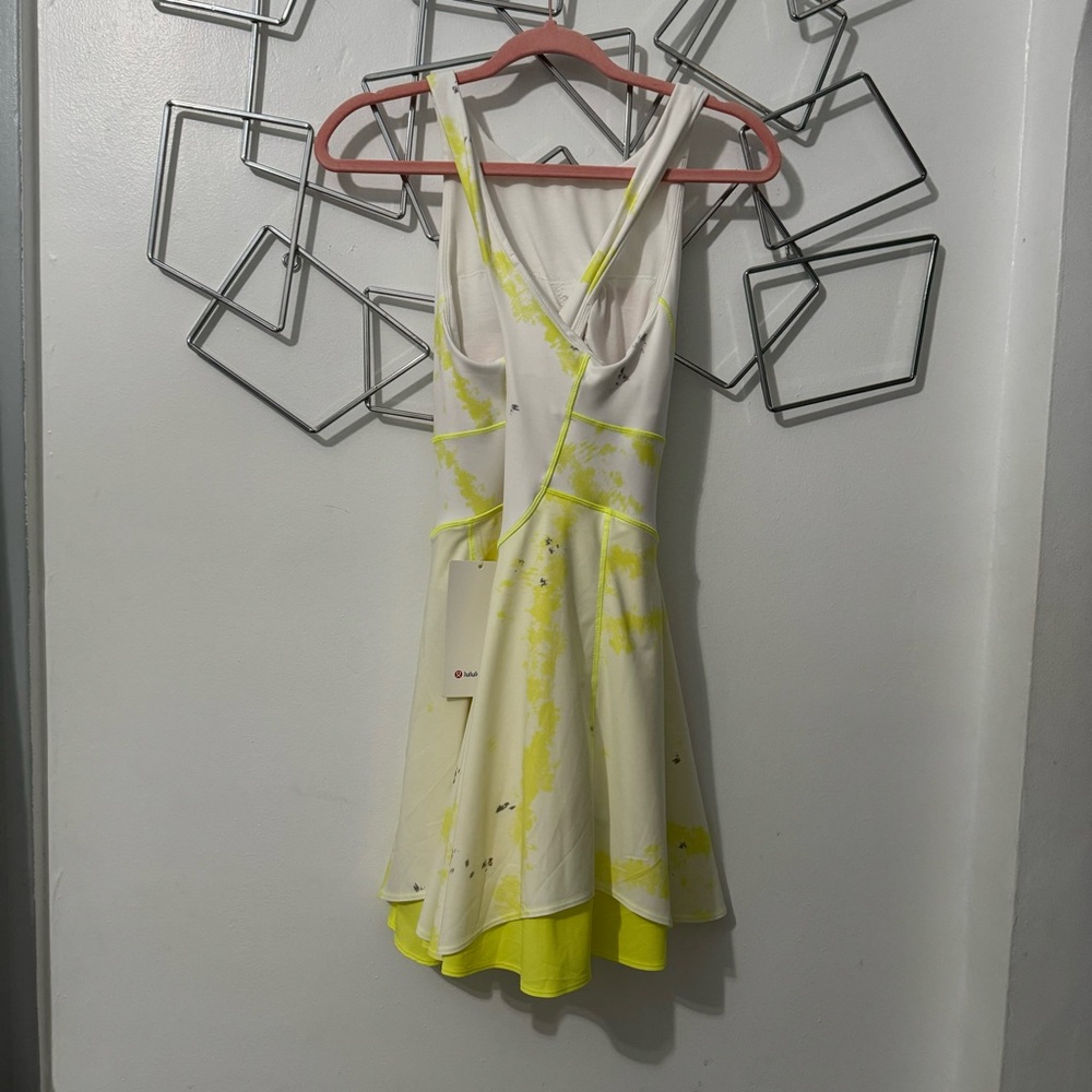 ❤️ SOLD Lululemon Court Crush Dress - Cross Court Wash Electric Lemon Size 8 - Picture 6 of 9